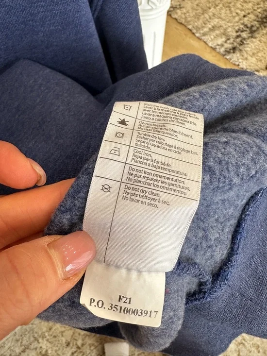 CARHARTT HOODIE 🔥 LOOSE FIT 🔥
SIZE L (OVERSIZE FIT — fits L / XL) - Picture 11 of 16